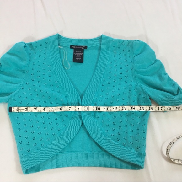 Xtraordinary Turquoise Knit Cropped Bolero Shrug - Picture 14 of 16
